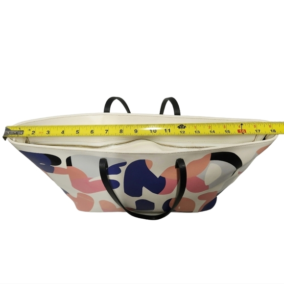 Fendi Roma Signature Roll Tote 100% Authentic $1,800 Sold Out - Picture 9 of 16